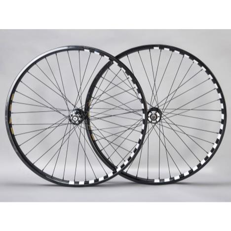 BLAD Geared Wheel Set - Black/White Check Black/White £149.00